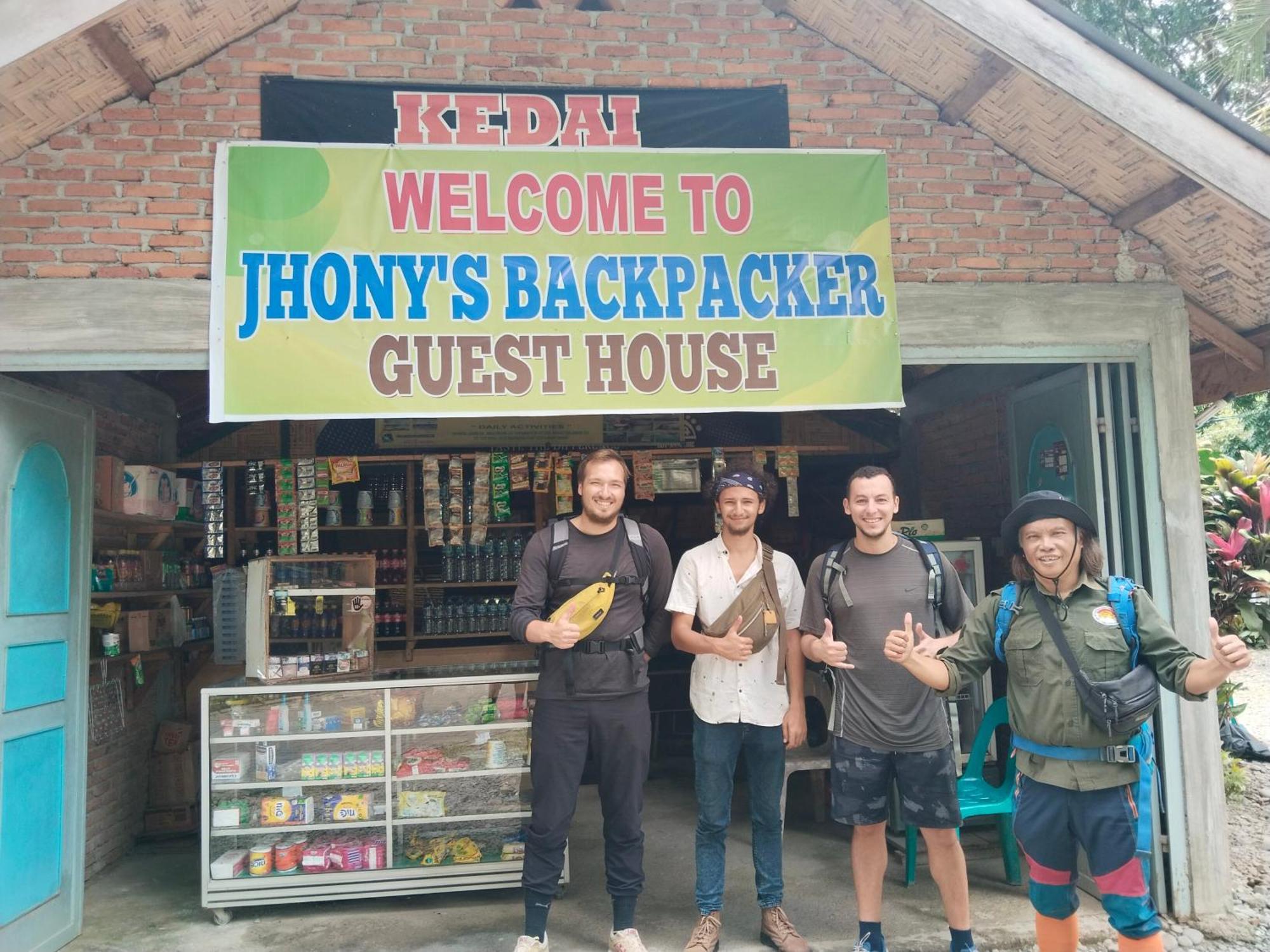 Jhony'S Backpacker-Guest House Only Stay Here Book Treking With Us Букіт-Лаванґ Екстер'єр фото