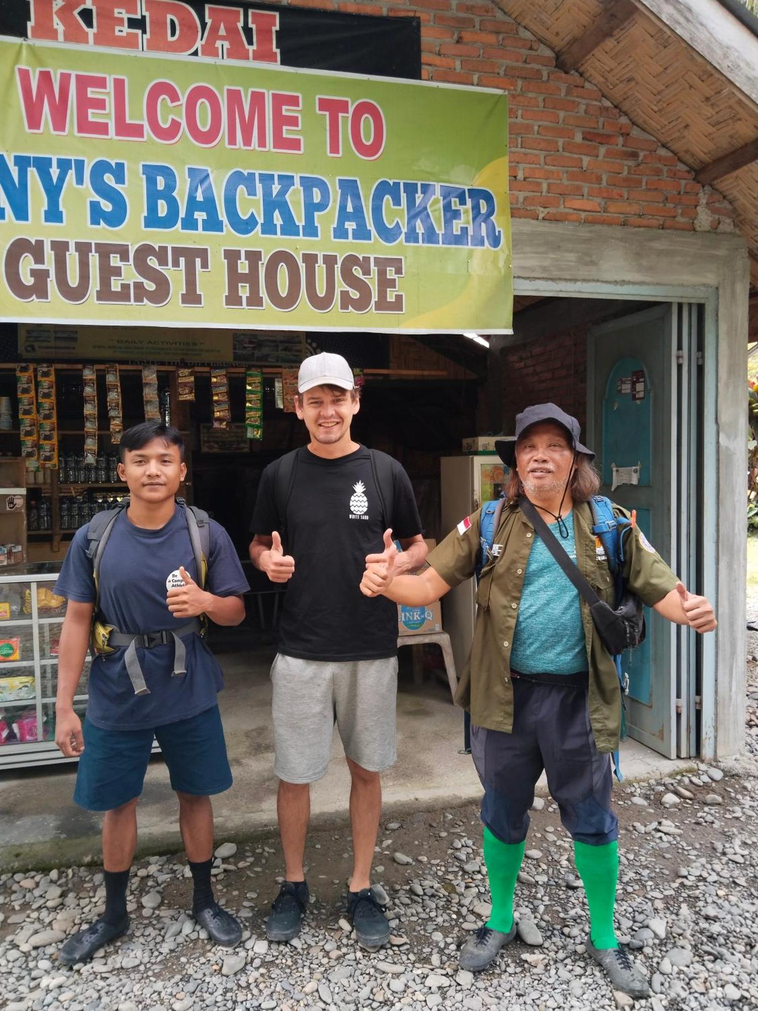 Jhony'S Backpacker-Guest House Only Stay Here Book Treking With Us Букіт-Лаванґ Екстер'єр фото
