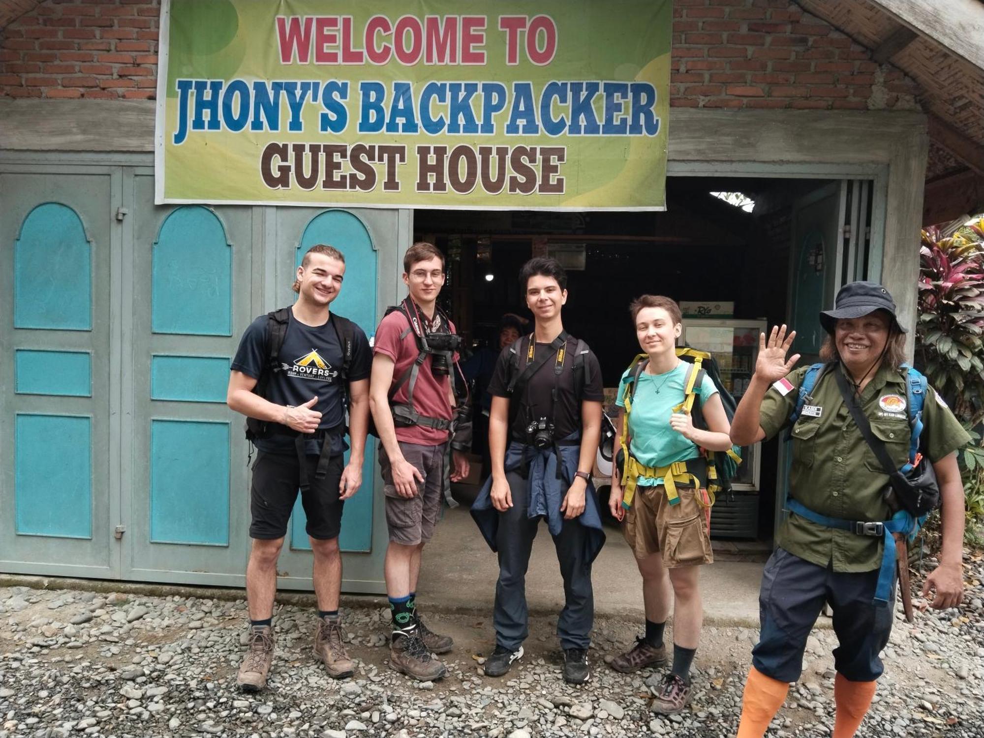 Jhony'S Backpacker-Guest House Only Stay Here Book Treking With Us Букіт-Лаванґ Екстер'єр фото