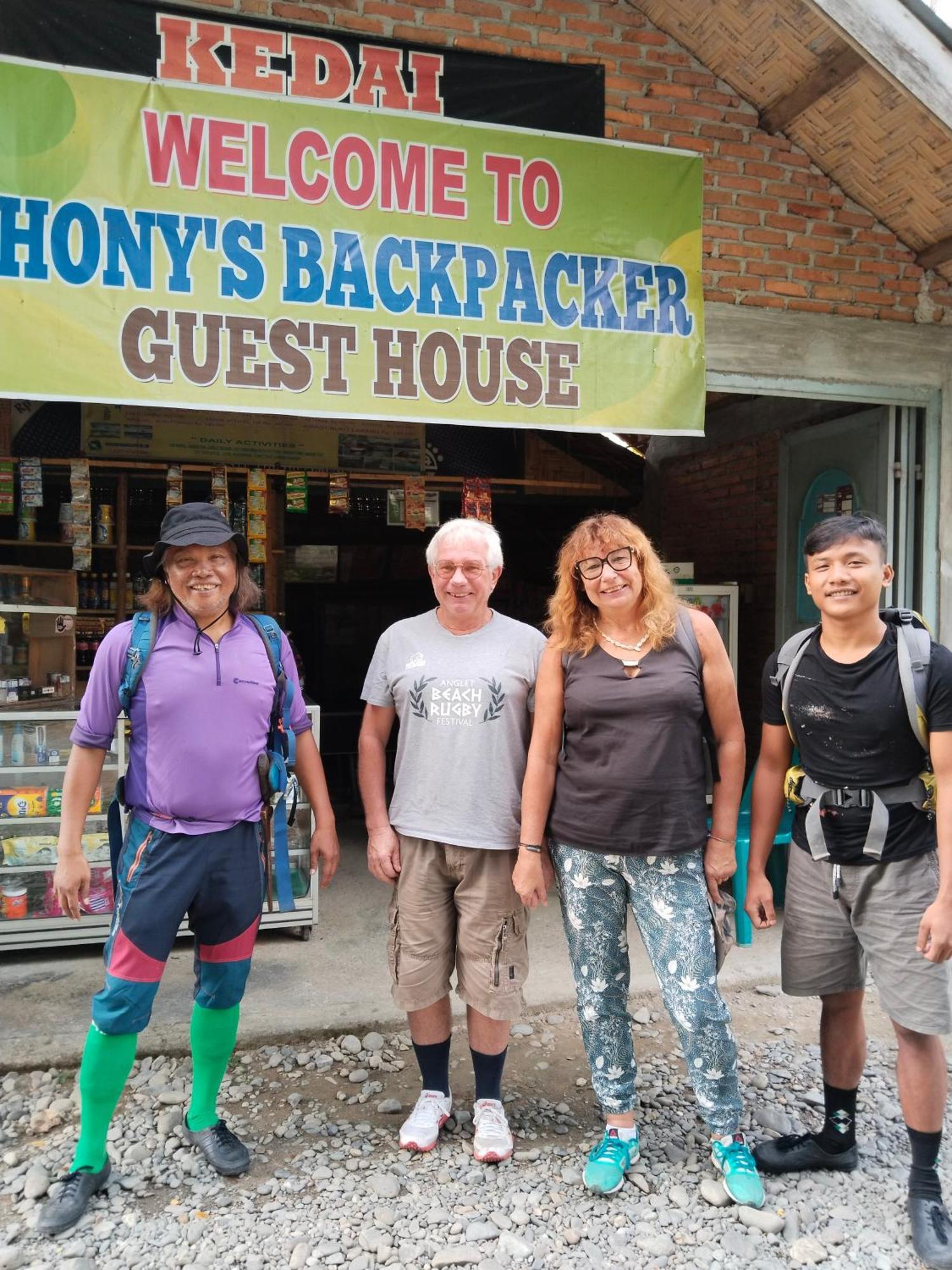 Jhony'S Backpacker-Guest House Only Stay Here Book Treking With Us Букіт-Лаванґ Екстер'єр фото