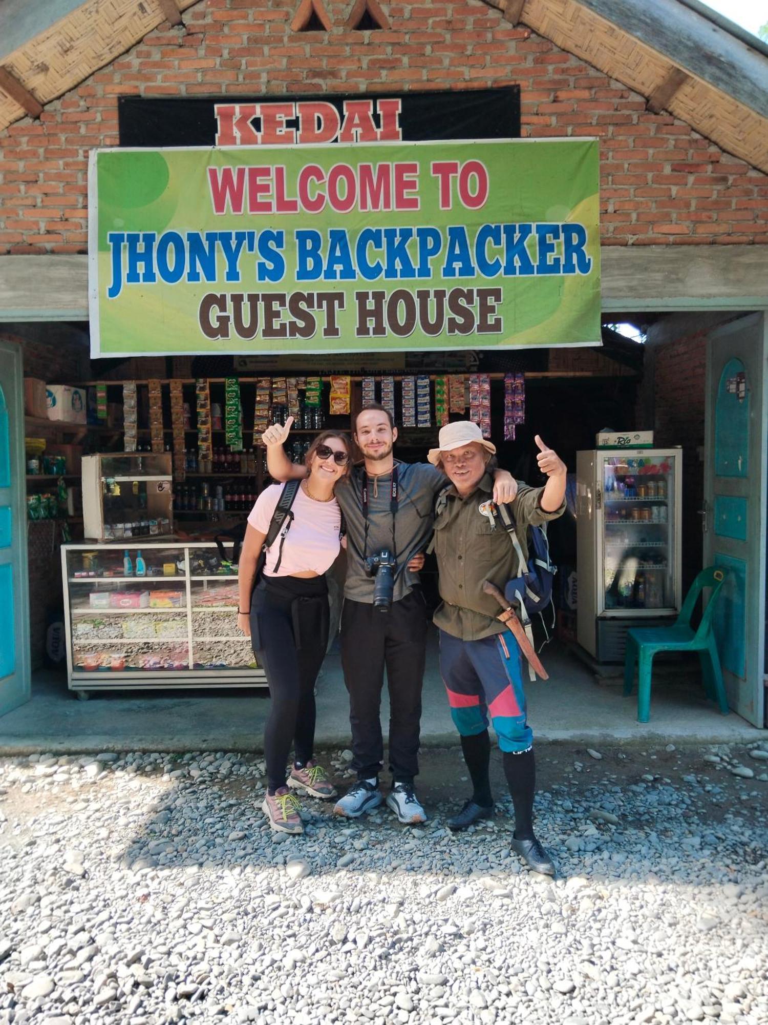 Jhony'S Backpacker-Guest House Only Stay Here Book Treking With Us Букіт-Лаванґ Екстер'єр фото