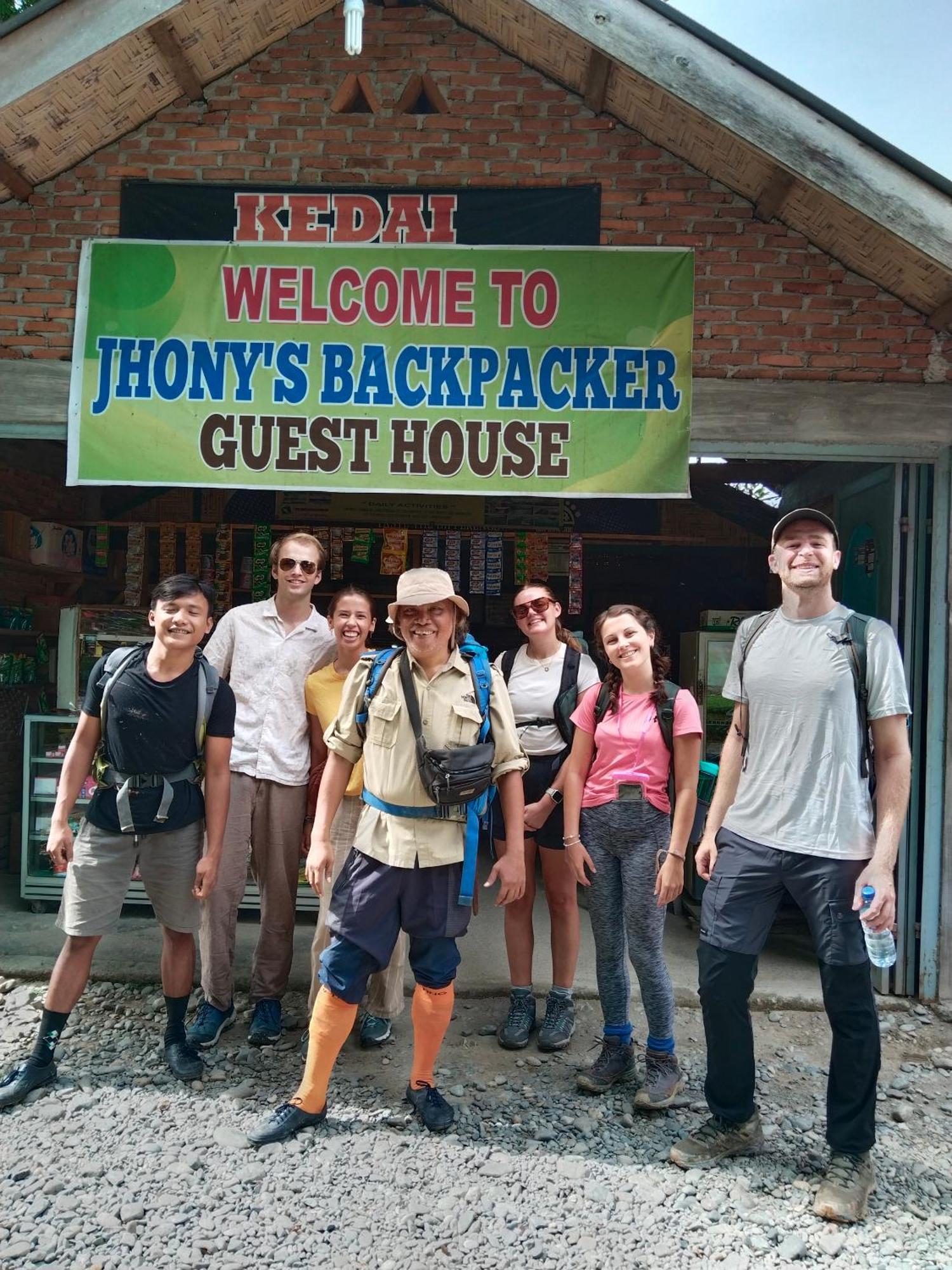 Jhony'S Backpacker-Guest House Only Stay Here Book Treking With Us Букіт-Лаванґ Екстер'єр фото