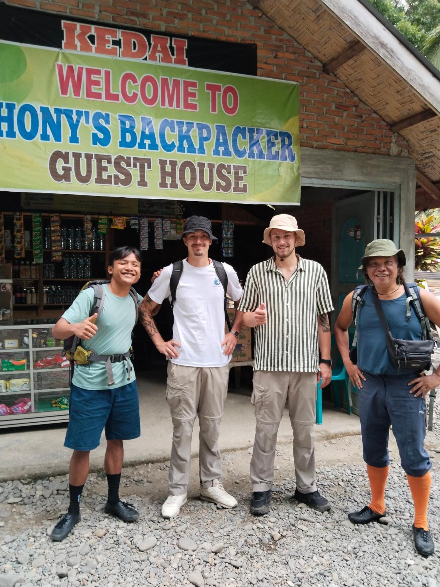 Jhony'S Backpacker-Guest House Only Stay Here Book Treking With Us Букіт-Лаванґ Екстер'єр фото